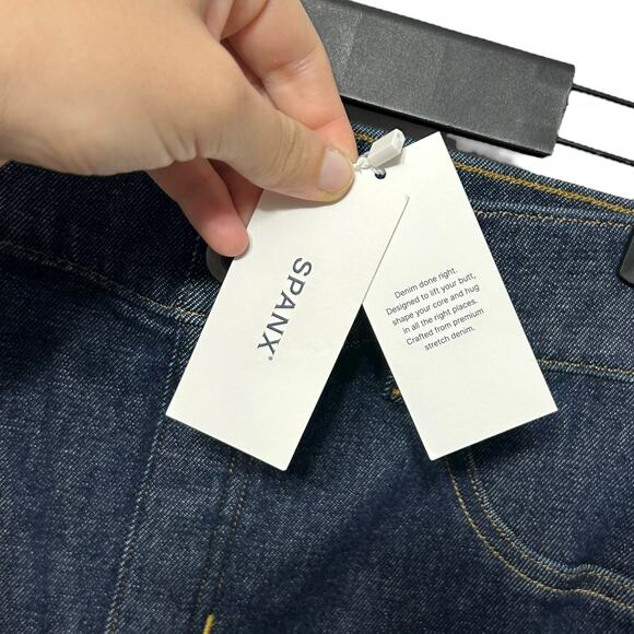 SPANX Original EveryWear Flare Jeans NWT Women's Sz SP Raw Indigo Skinny Shaping - Picture 4 of 9